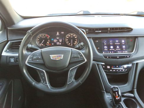 Used 2021 Cadillac XT5 Premium Luxury image 12