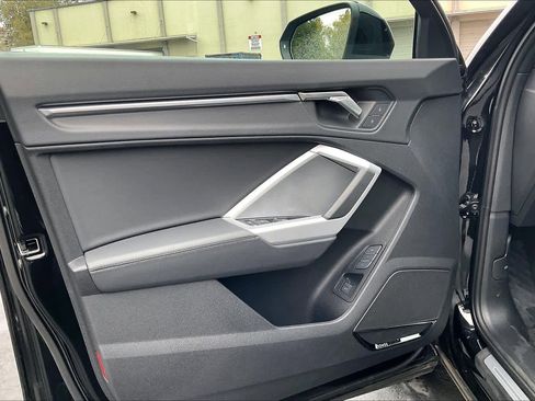 Used 2025 Audi Q3 2.0T Premium Plus image 26