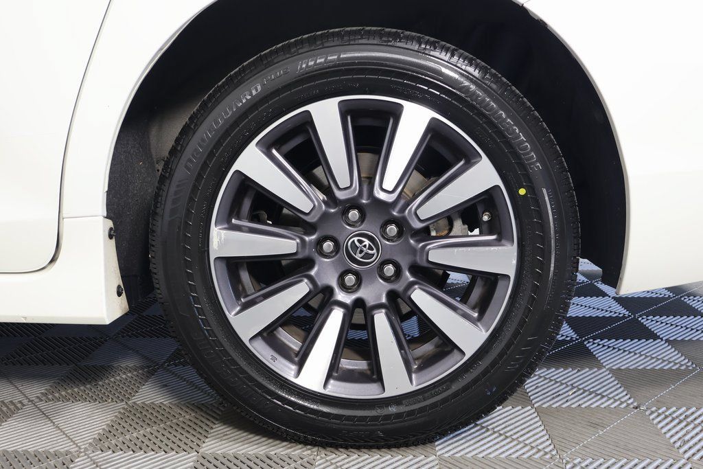 Used 2019 Toyota Sienna Limited AWD/4WD image 17
