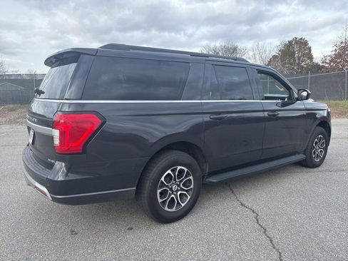 Used 2024 Ford Expedition Max XLT image 3