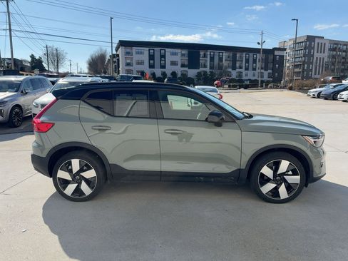 Certified 2023 Volvo XC40 Recharge Ultimate image 8