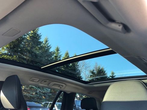 Used 2025 Volvo V60 B5 Cross Country Plus image 14