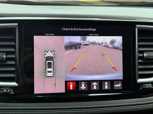 Used 2023 Chrysler Pacifica Limited FWD image 25