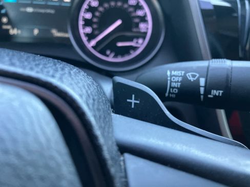 Used 2022 Toyota Camry SE image 19