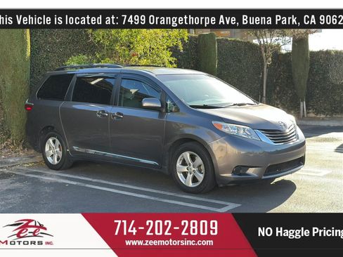 Used 2015 Toyota Sienna LE FWD image 4