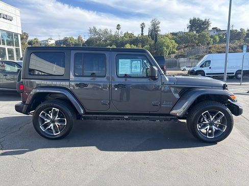 Used 2024 Jeep Wrangler Unlimited w/ Convenience Group AWD/4WD image 9