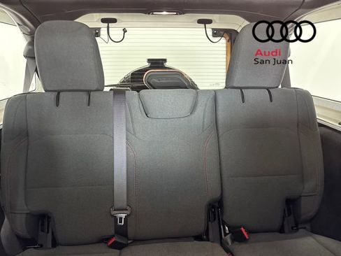 Used 2025 Jeep Wrangler Unlimited Rubicon image 15