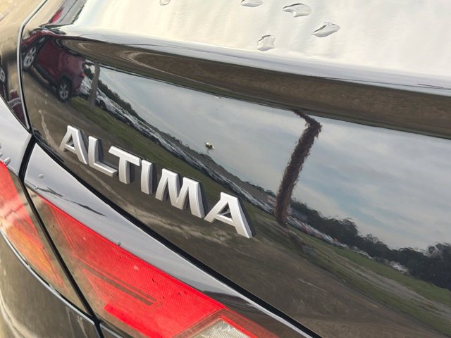 Used 2025 Nissan Altima 2.5 SV FWD image 14