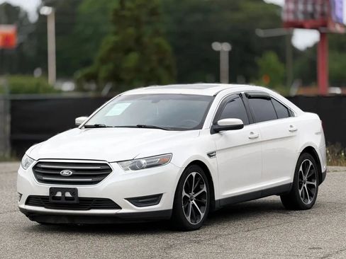 Used 2014 Ford Taurus SEL w/ Equipment Group 201A AWD/4WD image 6