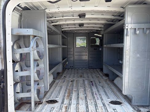 Used 2018 Nissan NV 2500 S RWD image 15