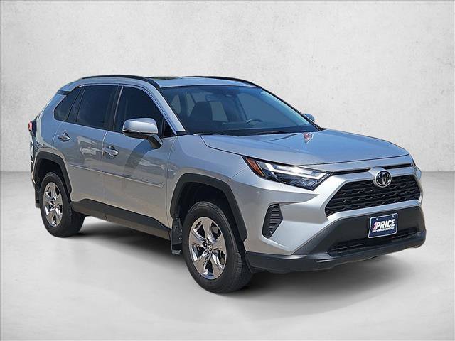 Used 2025 Toyota RAV4 XLE w/ Convenience Package FWD image 3