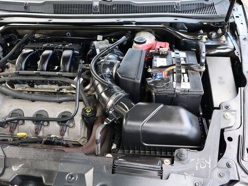 Used 2010 Ford Taurus Limited image 39