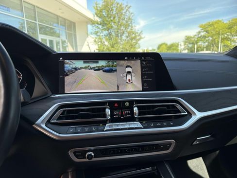 Used 2021 BMW X7 xDrive40i w/ M Sport Package AWD/4WD image 24