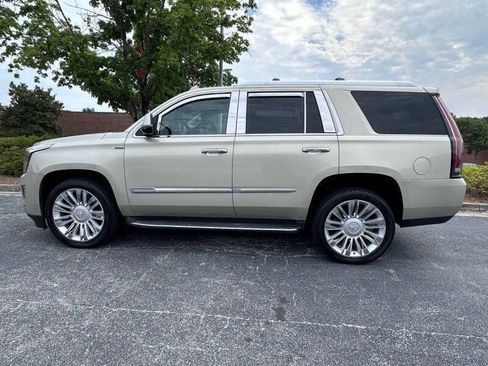 Used 2015 Cadillac Escalade Platinum AWD/4WD image 6