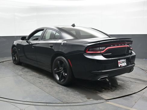 Used 2018 Dodge Charger R/T image 11
