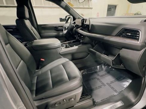 Used 2025 Chevrolet Tahoe LT image 39