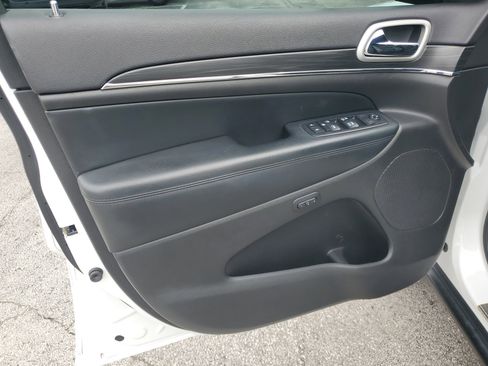 Used 2019 Jeep Grand Cherokee Limited w/ Trailer Tow Group IV image 10