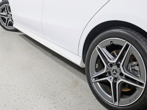 Used 2022 Mercedes-Benz CLA 250 4MATIC image 12