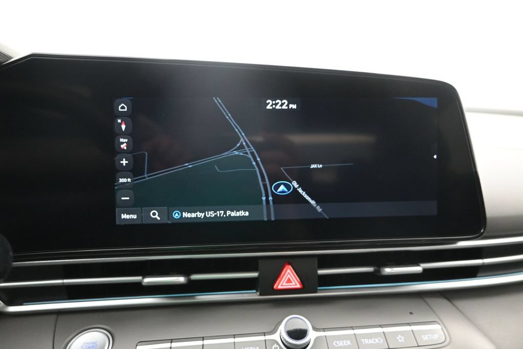 Used 2025 Hyundai Elantra SEL FWD image 16