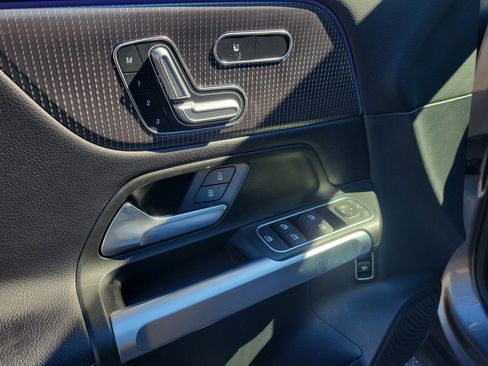 Certified 2021 Mercedes-Benz GLB 250 4MATIC image 21