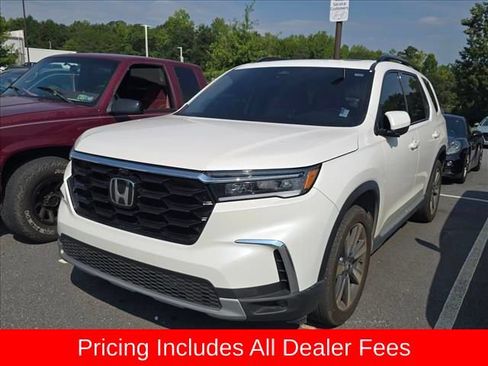 Used 2025 Honda Pilot Elite image 3