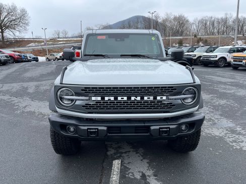 New 2026 Ford Bronco Badlands w/ Sasquatch Package AWD/4WD image 2