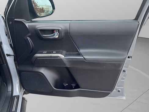 Used 2020 Toyota Tacoma TRD Off-Road image 35