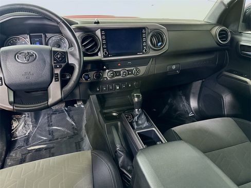 Used 2020 Toyota Tacoma TRD Sport image 19