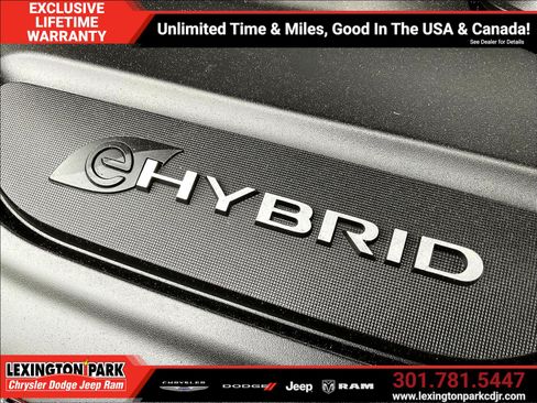 Used 2020 Chrysler Pacifica Limited FWD image 30