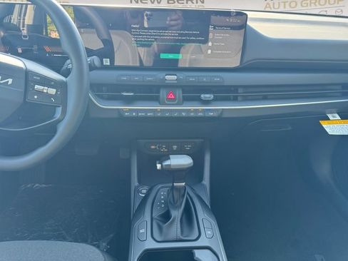 New 2026 Kia K4 FWD image 11