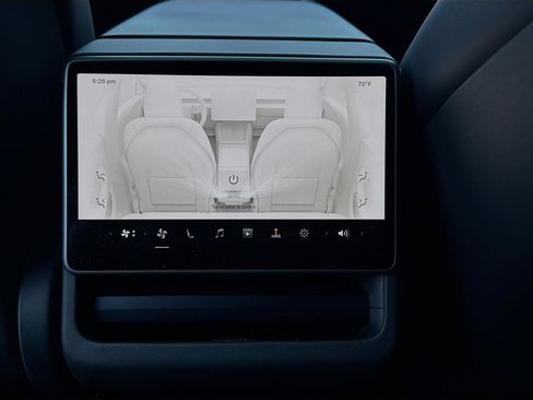 Used 2025 Tesla Model 3 Long Range image 17