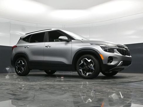 Used 2025 Kia Seltos S FWD image 57