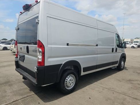 Used 2025 RAM ProMaster 2500 w/ Convenience Group FWD image 2
