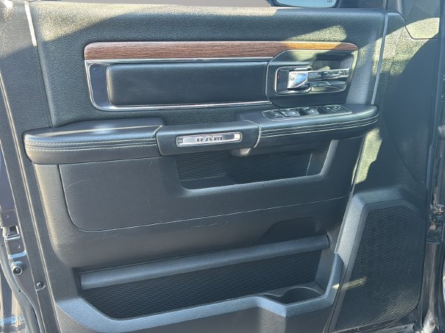 Used 2014 RAM 1500 Laramie AWD/4WD image 16