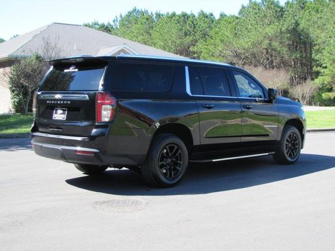 Used 2023 Chevrolet Suburban LS image 6