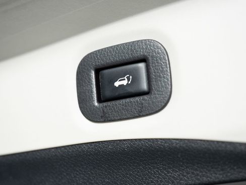 Used 2015 Nissan Rogue SV w/ SV Premium Package image 22