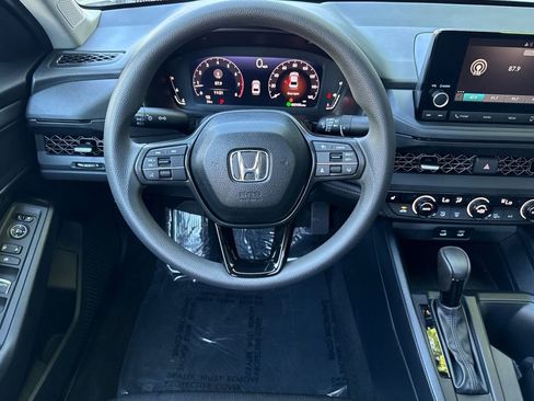 Certified 2025 Honda Accord SE image 11