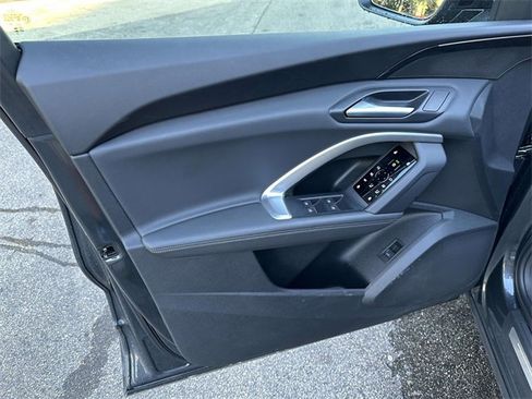 Certified 2025 Audi Q5 Premium w/ Convenience Package image 18