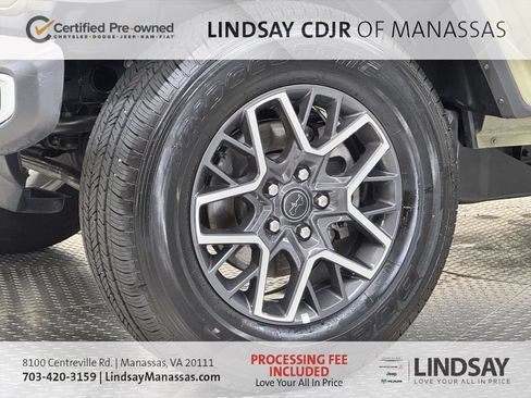 Used 2026 Jeep Wrangler Unlimited Sahara AWD/4WD image 12