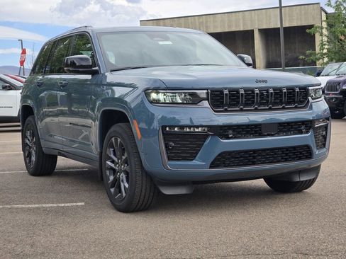 New 2026 Jeep Grand Cherokee Limited AWD/4WD image 2