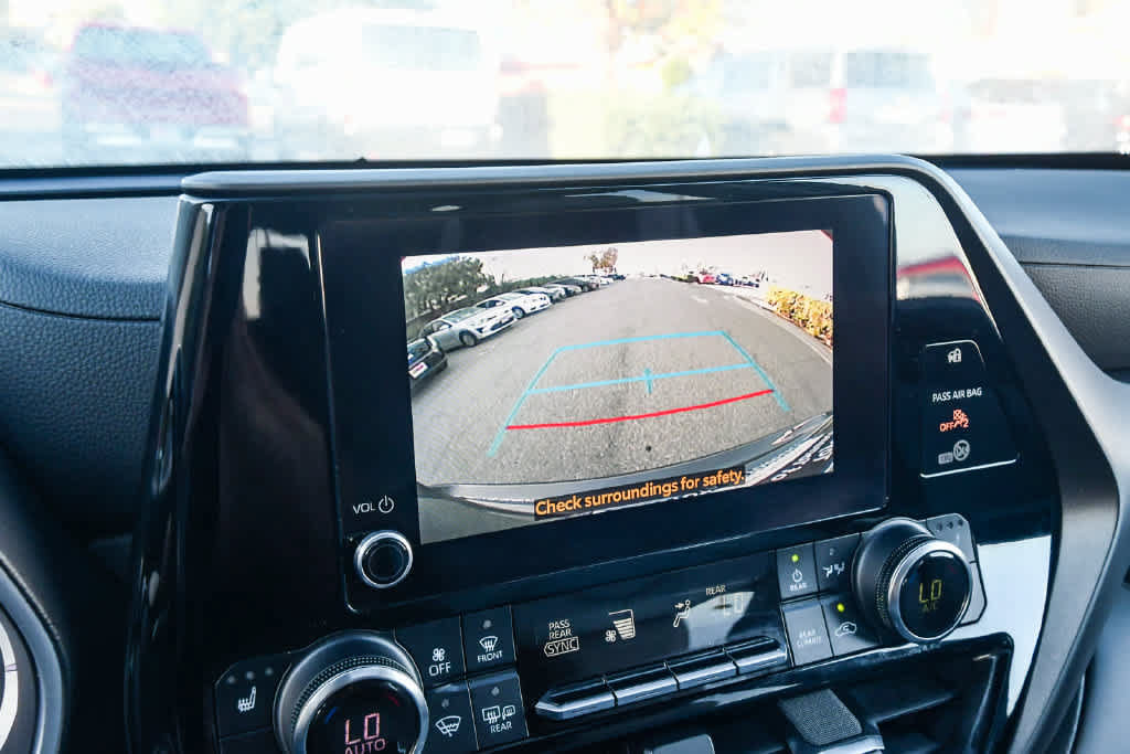 Certified 2023 Toyota Highlander XLE AWD/4WD image 27