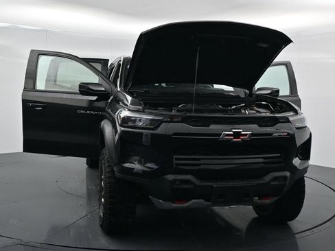 Used 2025 Chevrolet Colorado ZR2 AWD/4WD image 36