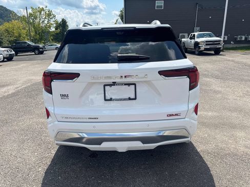 Used 2026 GMC Terrain Denali AWD/4WD image 4