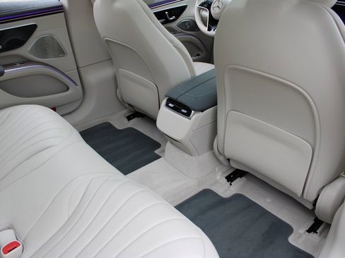 Used 2023 Mercedes-Benz EQS 580 4MATIC Sedan image 15