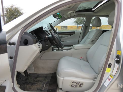 Used 2011 Lexus LS 460 image 35