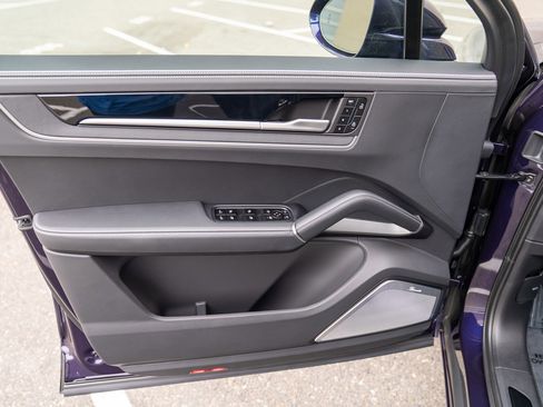 New 2025 Porsche Cayenne GTS image 11