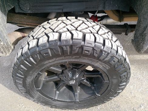 Used 2011 GMC Sierra 2500 SLE w/ SLE Preferred Package image 12