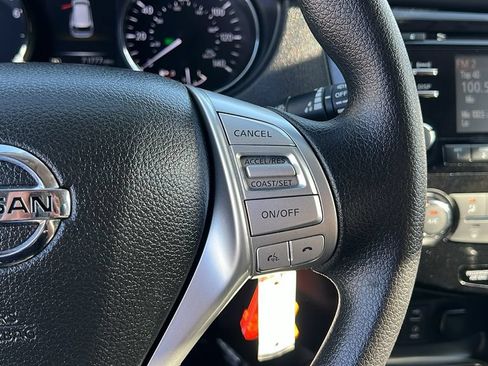 Used 2016 Nissan Rogue S w/ S Family Package FWD image 18