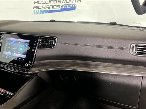 Used 2024 Jeep Wagoneer Series II w/ Flexible Seating Group RWD image 12