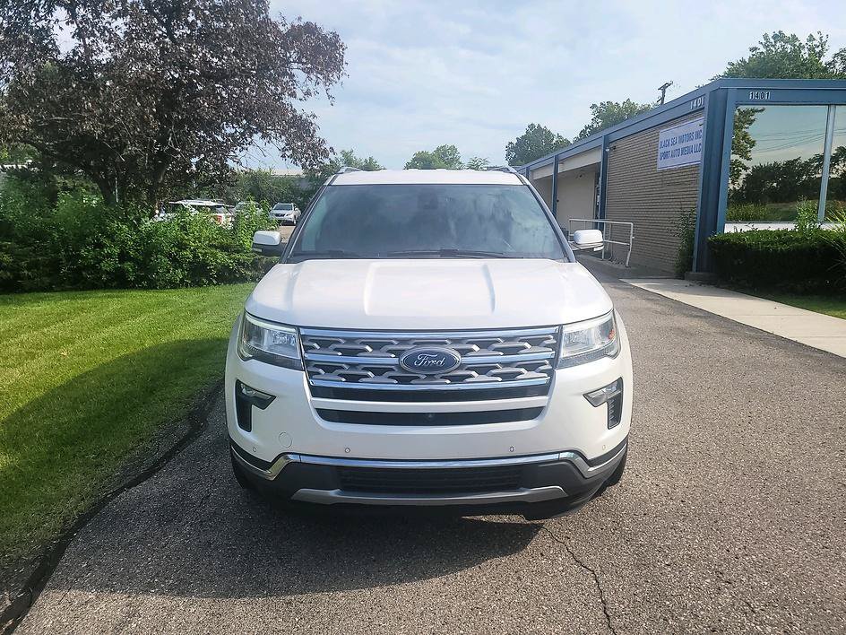 Used 2019 Ford Explorer Limited w/ Equipment Group 301A AWD/4WD image 2